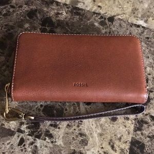 Fossil Emma RFID smart phone wristlet